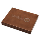 Dřevěná etue na platinové mince UNESCO